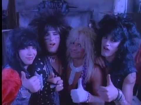 Mötley Crüe - Smokin&#039; In The Boys Room (Official Video)