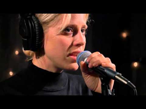 Doe Paoro - Growth Decay (Live on KEXP)