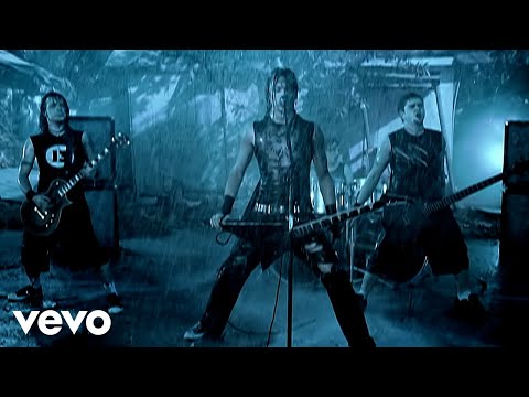 Bullet For My Valentine - Tears Don&#039;t Fall (Official Video)
