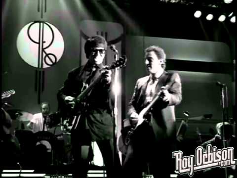 Roy Orbison and Friends - &quot;Dream Baby&quot; - from &quot;Black and White Night&quot;