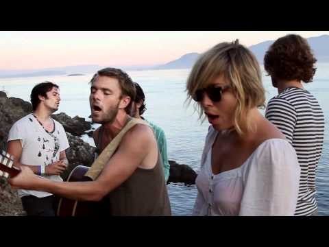The Head and The Heart - &quot;Rivers &amp; Roads&quot; (The Doe Bay Sessions)
