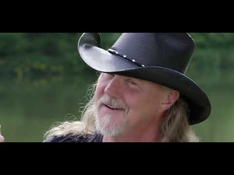 Trace Adkins - Mind On Fishin&#039; (Official Video)