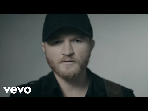 Eric Paslay - She Don&#039;t Love You (Official Music Video)