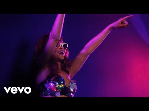 Rihanna - Cheers (Drink To That)