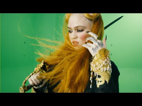 Grimes - You&#039;ll Miss Me When I&#039;m Not Around (Chroma Green Video)