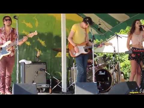 Houndmouth - Houston Train Live At Clearwater Festival