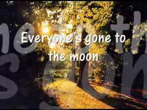 Everyone&#039;s Gone To The Moon - Jonathan King