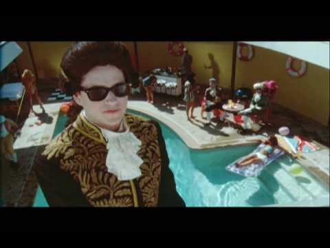 Vampire Weekend - &#039;Holiday&#039; (official video)